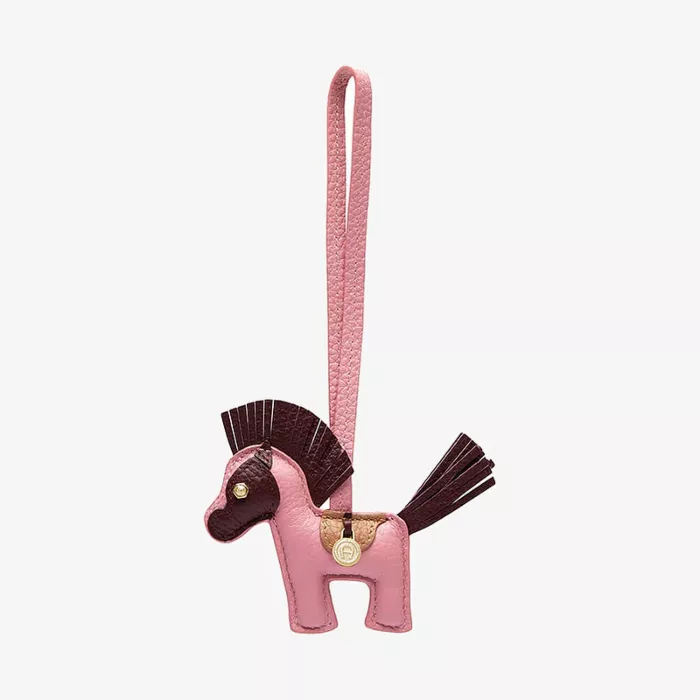 Aigner ميدالية فاشن — عرض 1