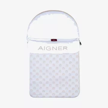 Aigner بيبي نيست — عرض 1